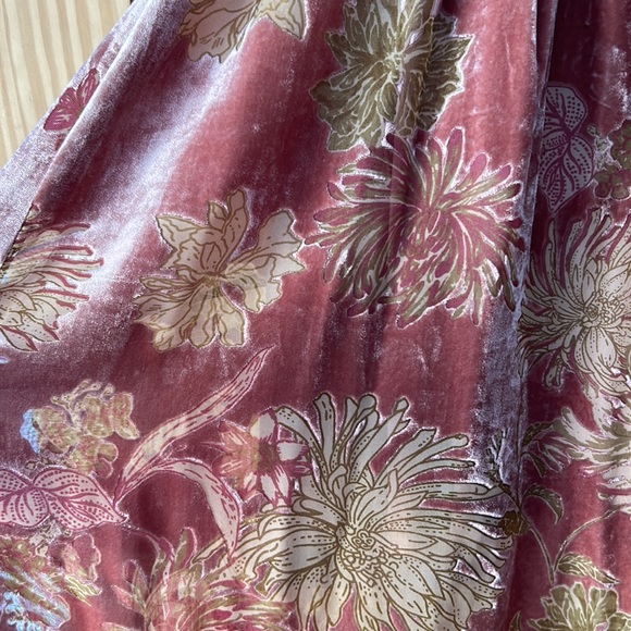 NanaMacs Dress - Picture 2 of 3